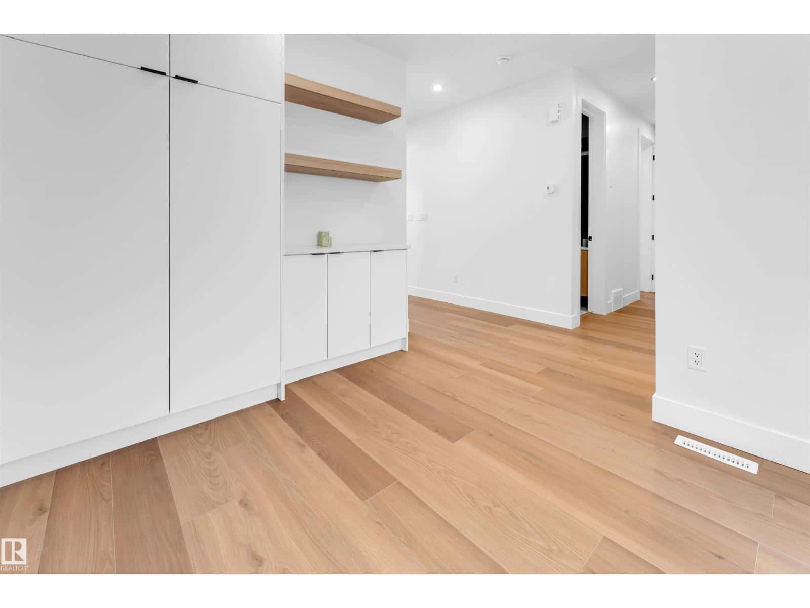 Leduc — Leduc - Photo 4 of 43