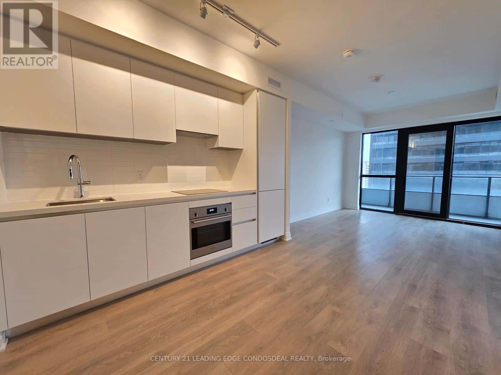 Mississauga (City Centre) — Mississauga (City Centre) - Photo 3 of 18