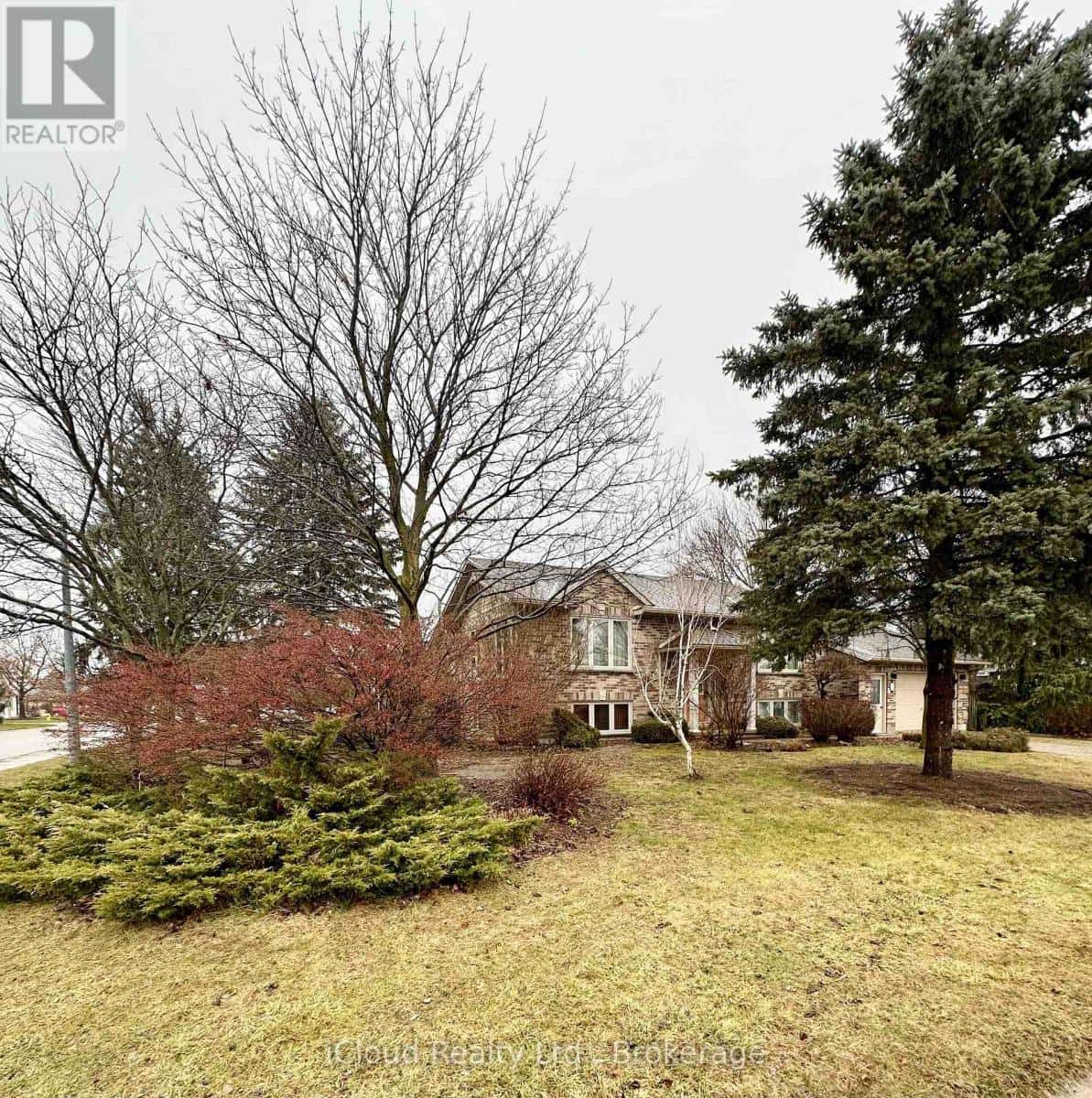 Tillsonburg — Tillsonburg - Photo 2 of 27