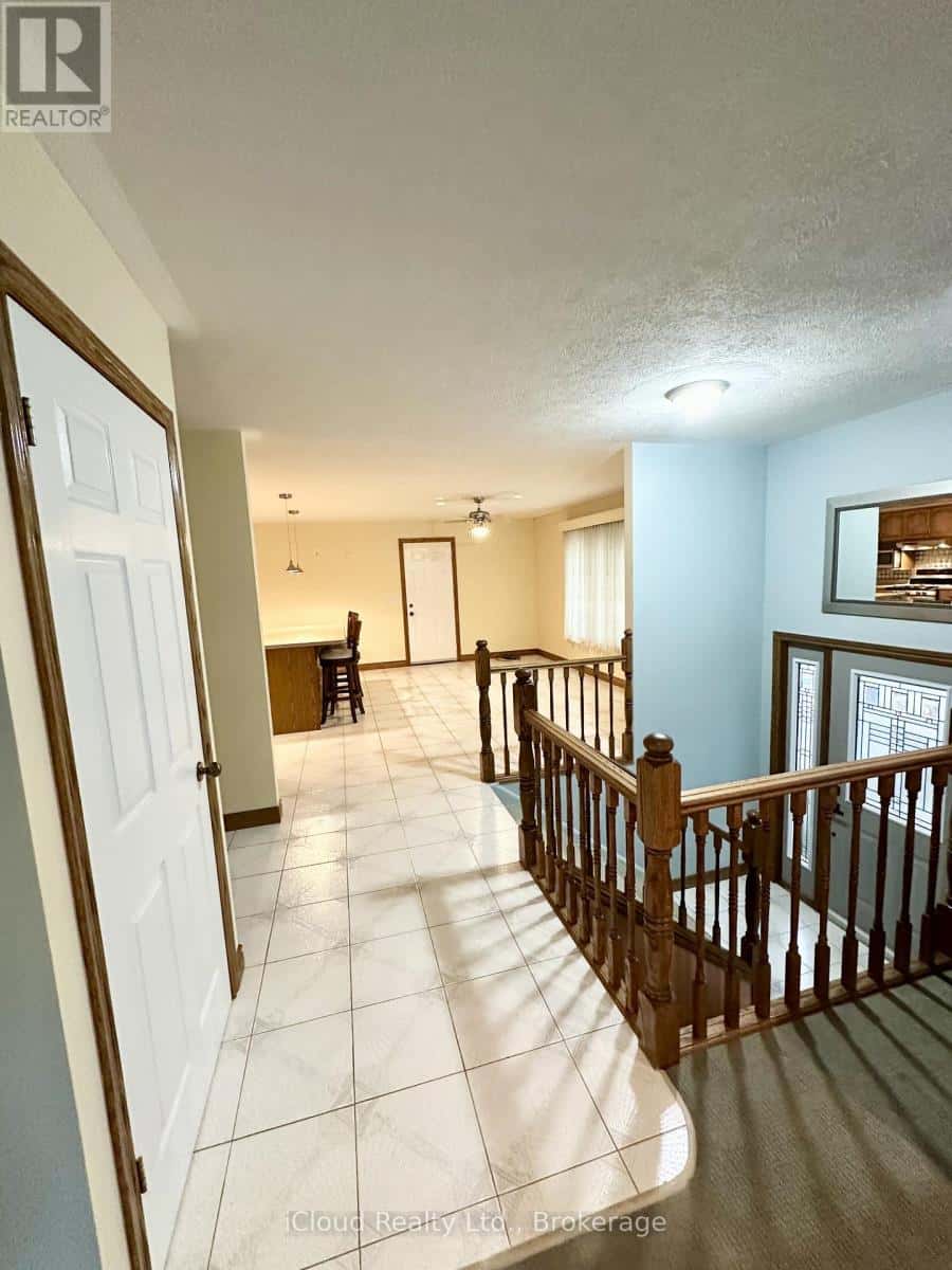 Tillsonburg — Tillsonburg - Photo 5 of 27