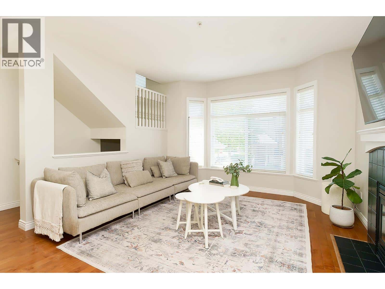 Pitt Meadows — Pitt Meadows - Photo 5 of 13