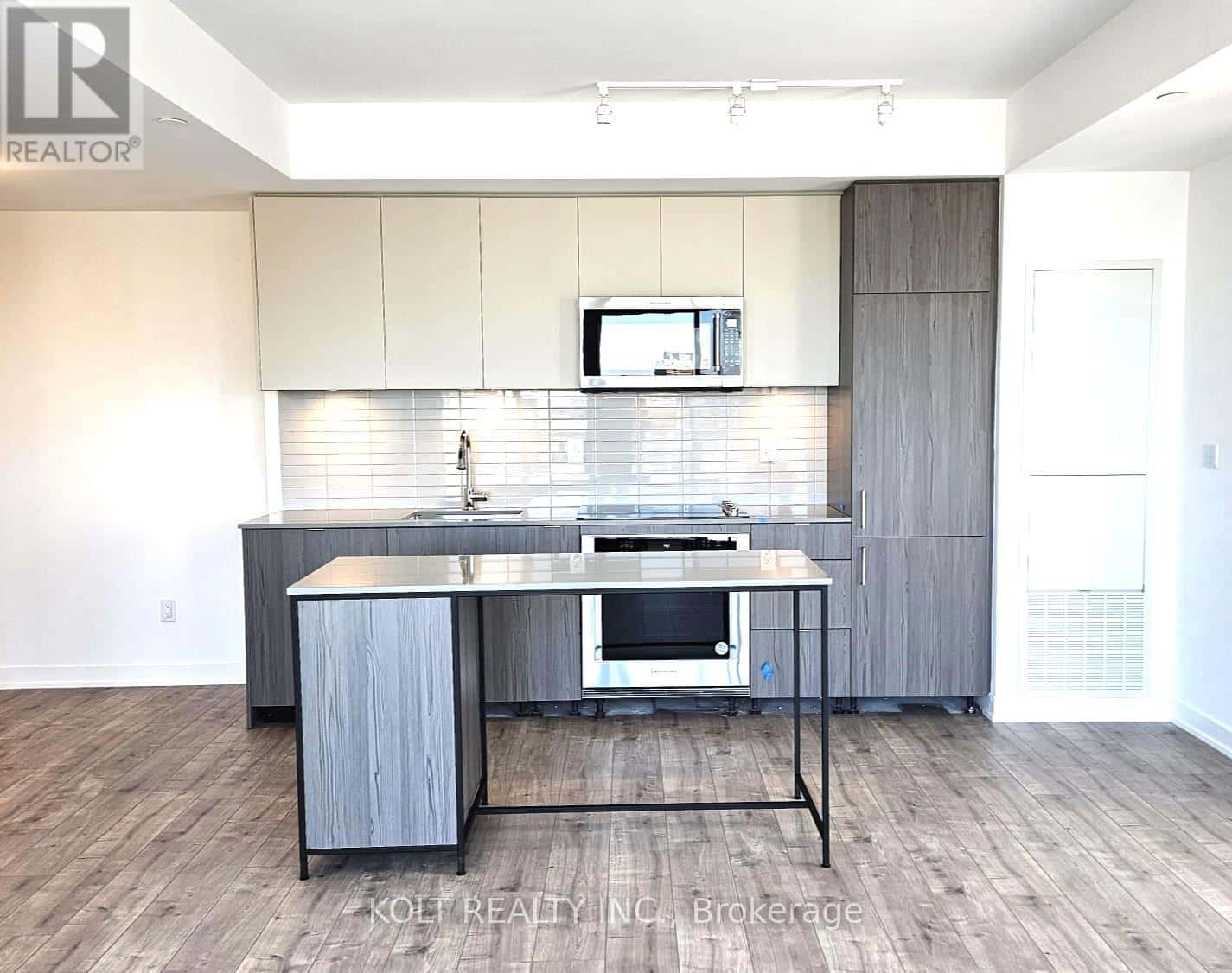 Mississauga (Port Credit) — Mississauga (Port Credit) - Photo 4 of 16