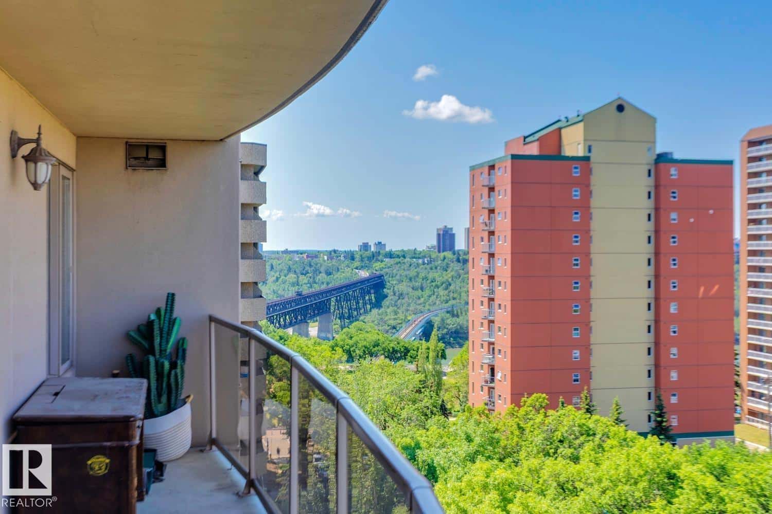 #1004 9741 110 ST NW — Edmonton, Alberta - Photo 2 of 31