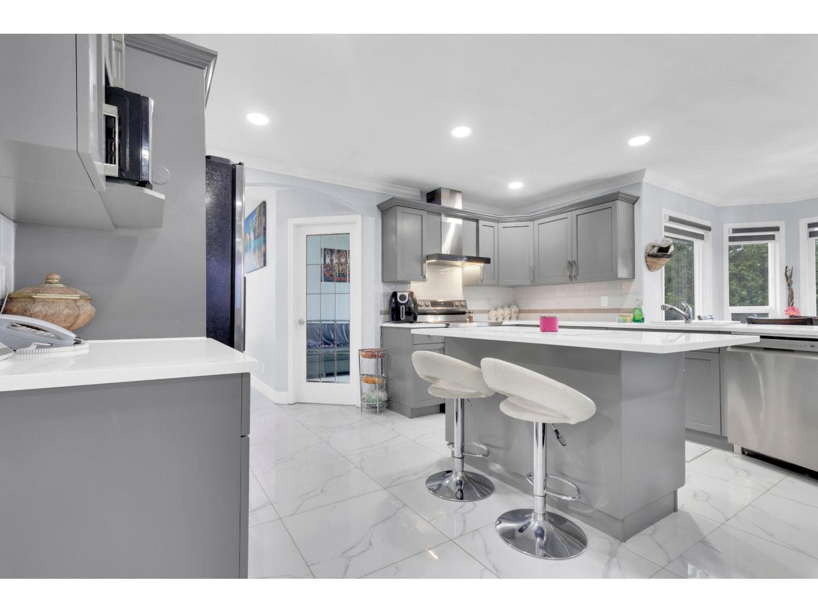 Surrey — Surrey - Main photo