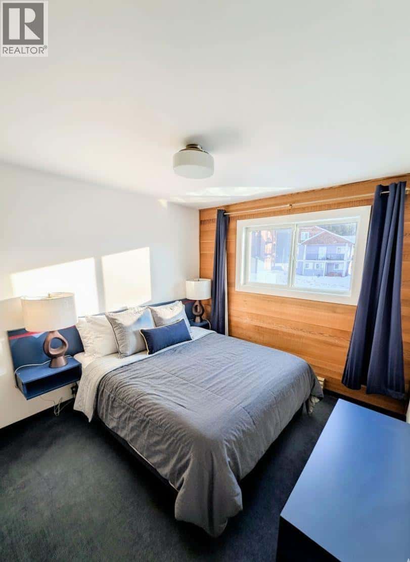 Penticton — Penticton - Photo 4 of 16