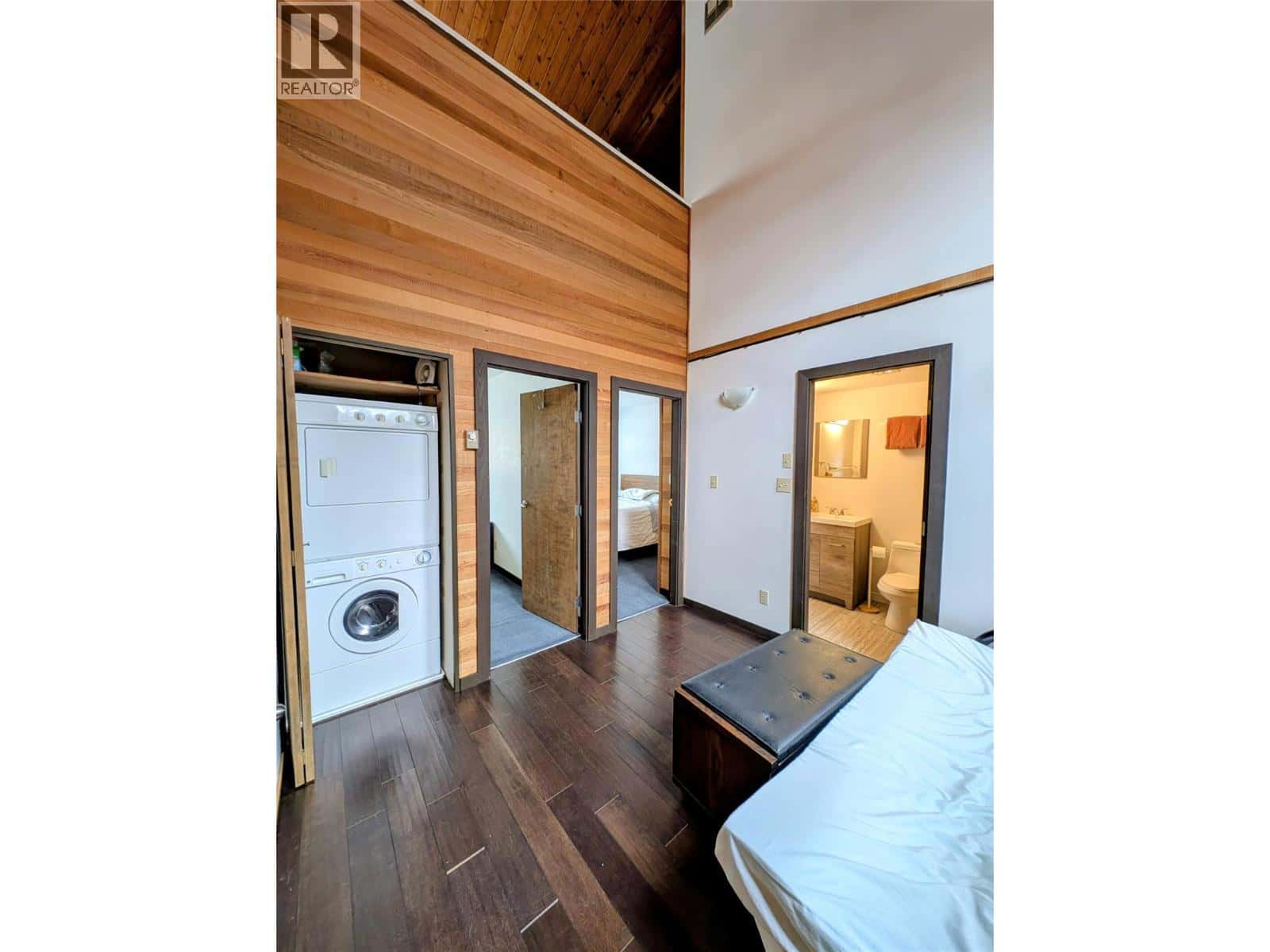 Penticton — Penticton - Photo 5 of 16