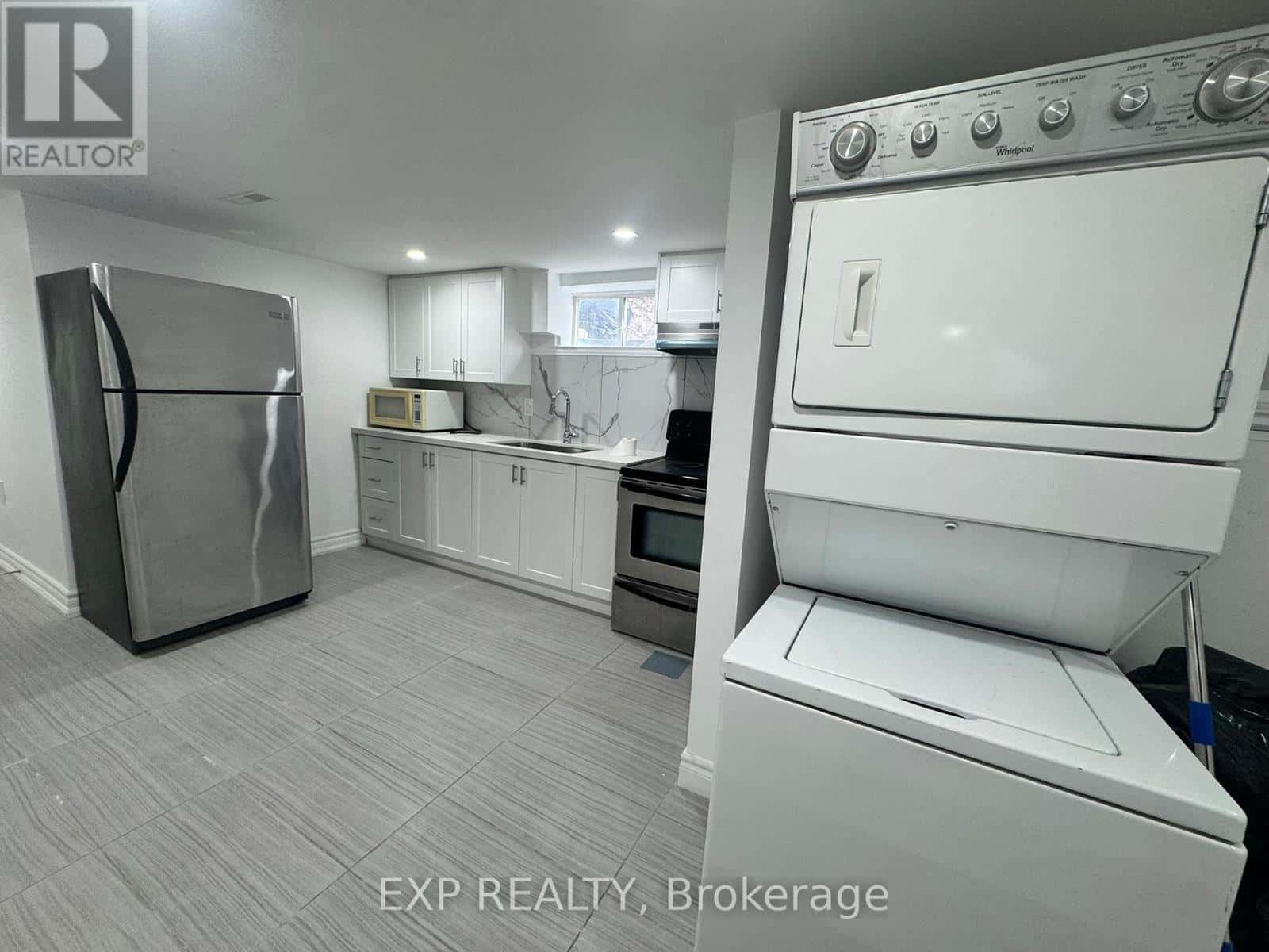 Oshawa (O'Neill) — Oshawa (O'Neill) - Photo 4 of 9