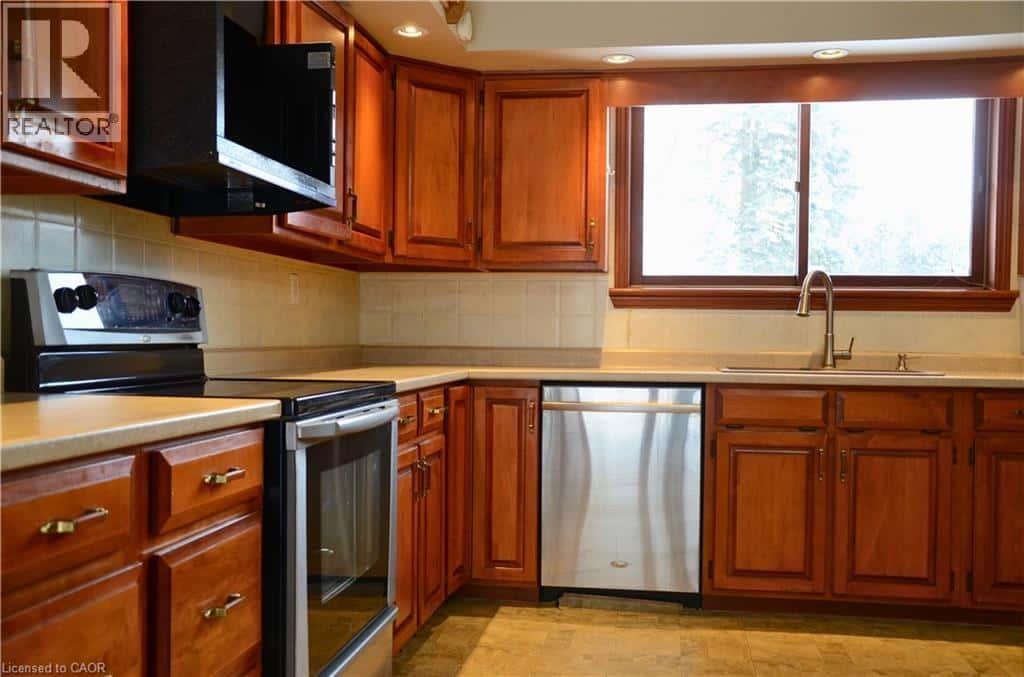 Listowel — Listowel - Photo 4 of 22