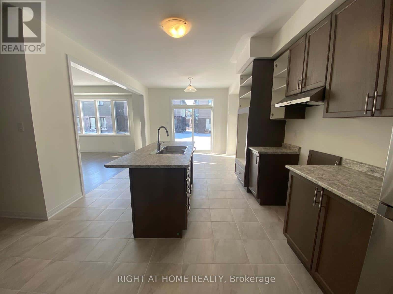 74 WITTEVEEN DRIVE — Brantford - Photo 3 of 33