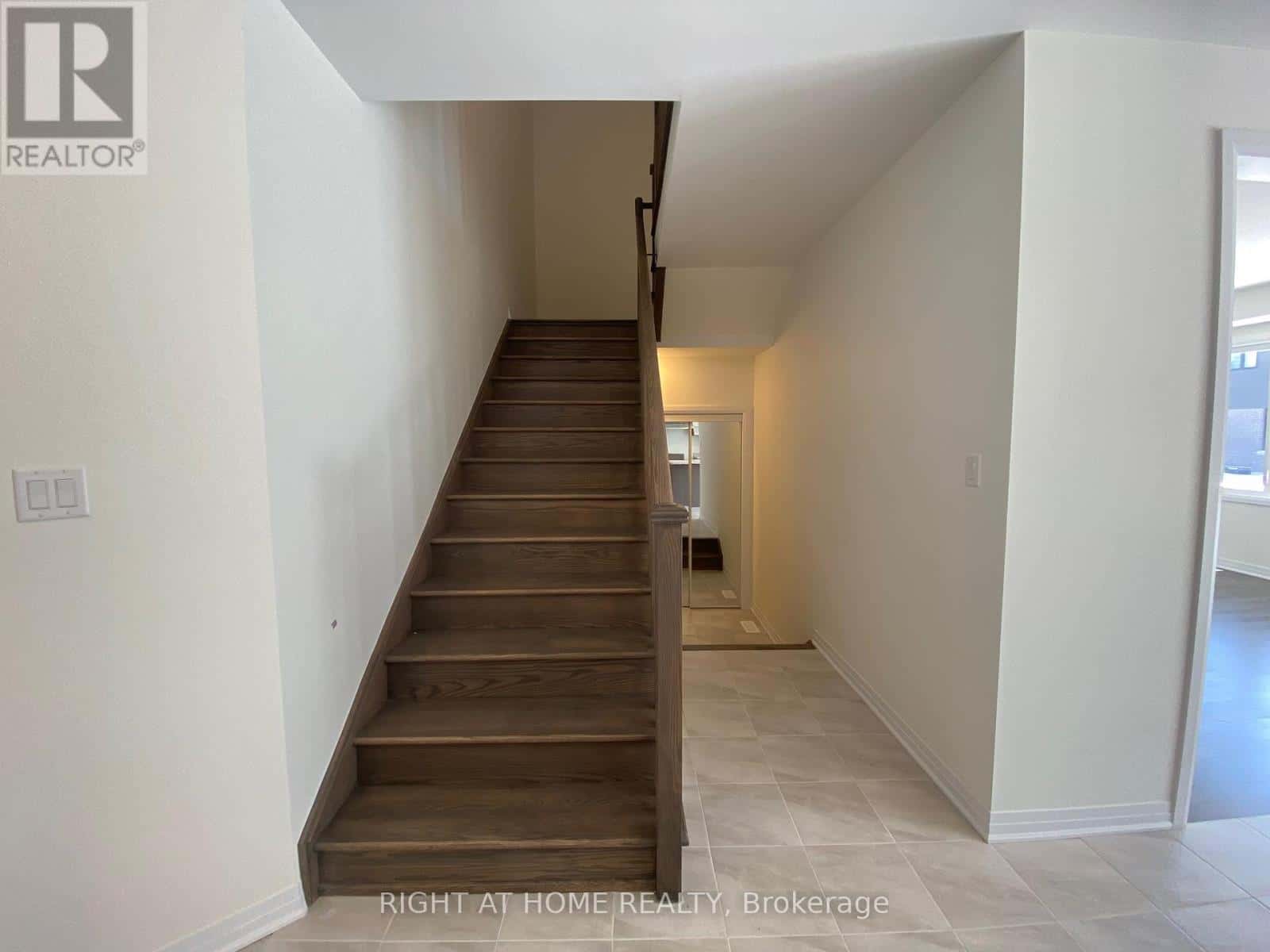 74 WITTEVEEN DRIVE — Brantford - Photo 4 of 33