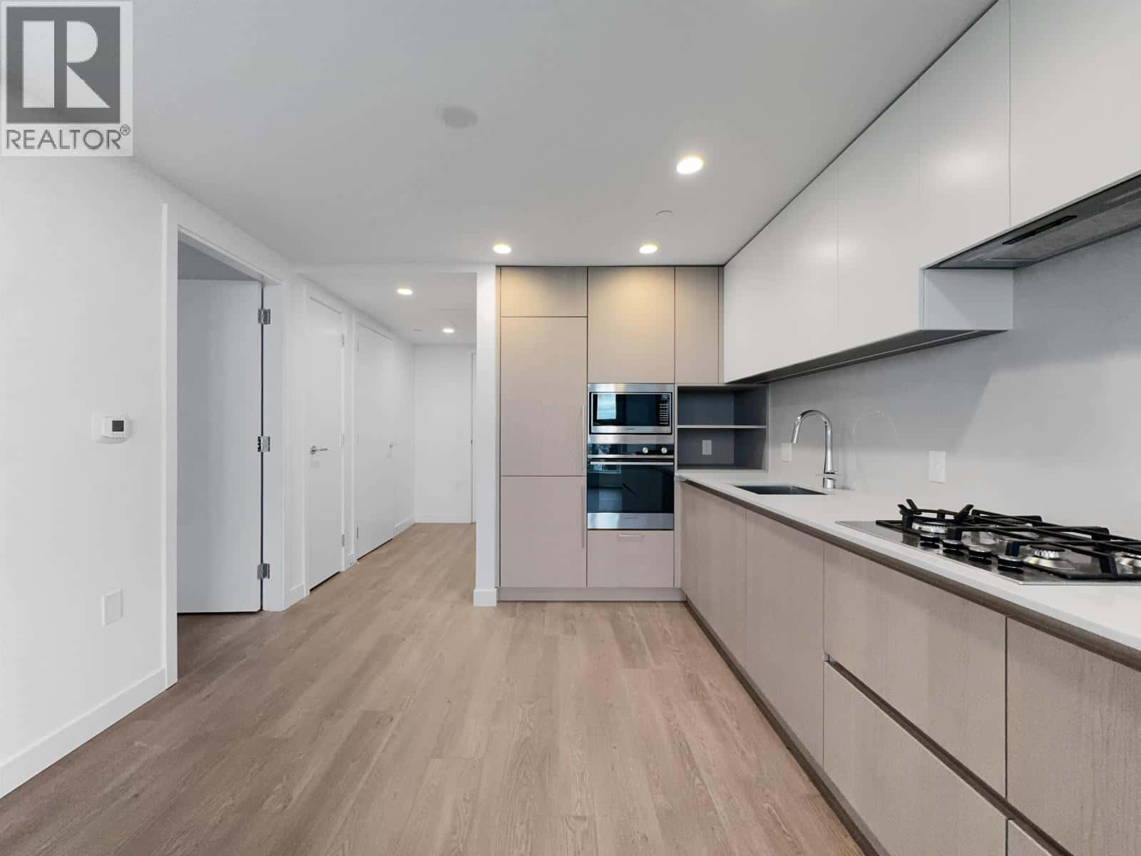 19xx 5685 HALLEY AVENUE — Burnaby - Photo 4 of 25