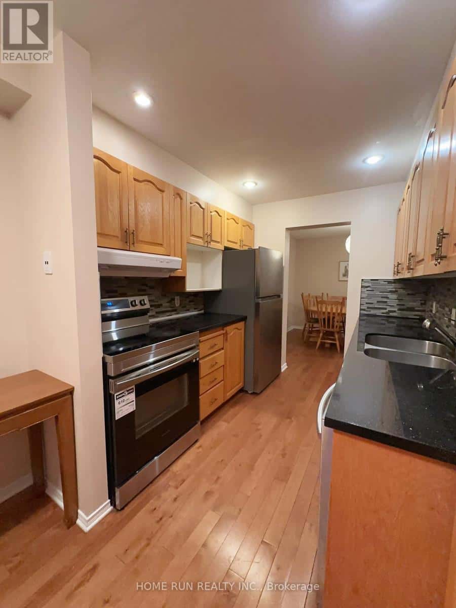 Ottawa — Ottawa - Photo 5 of 12