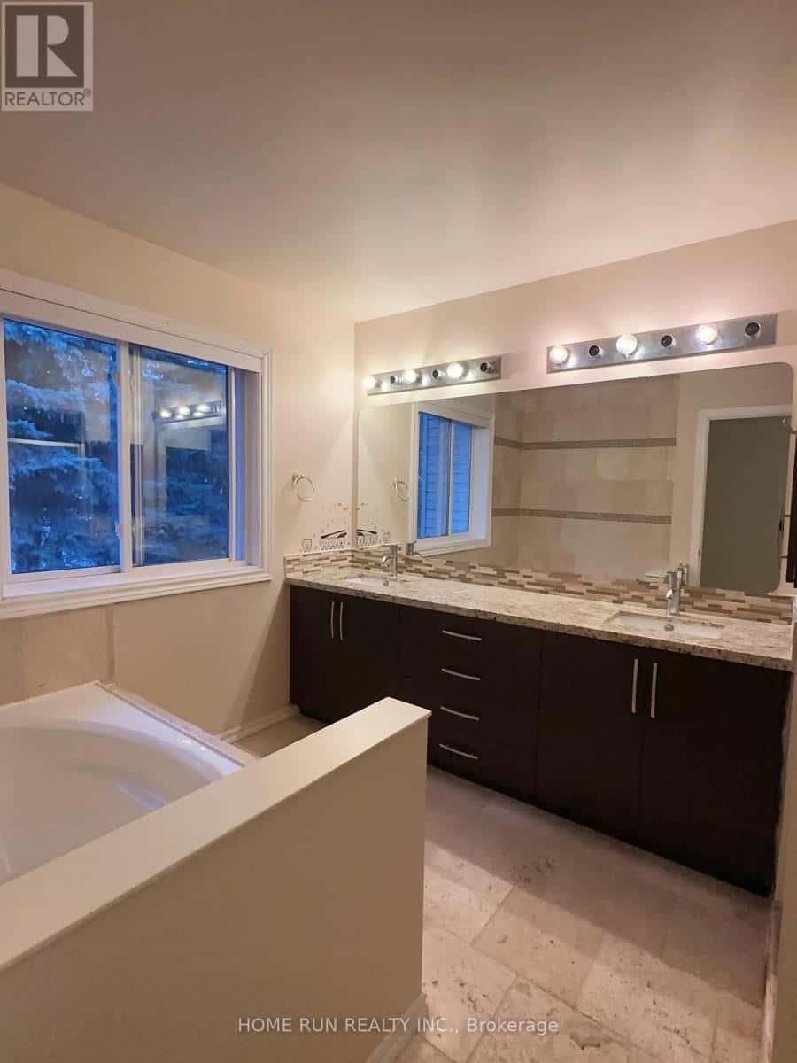 Ottawa — Ottawa - Photo 3 of 12