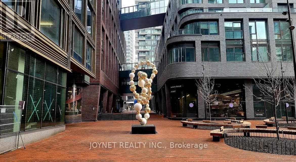 Toronto (Church-Yonge Corridor) — Toronto (Church-Yonge Corridor) - Main photo