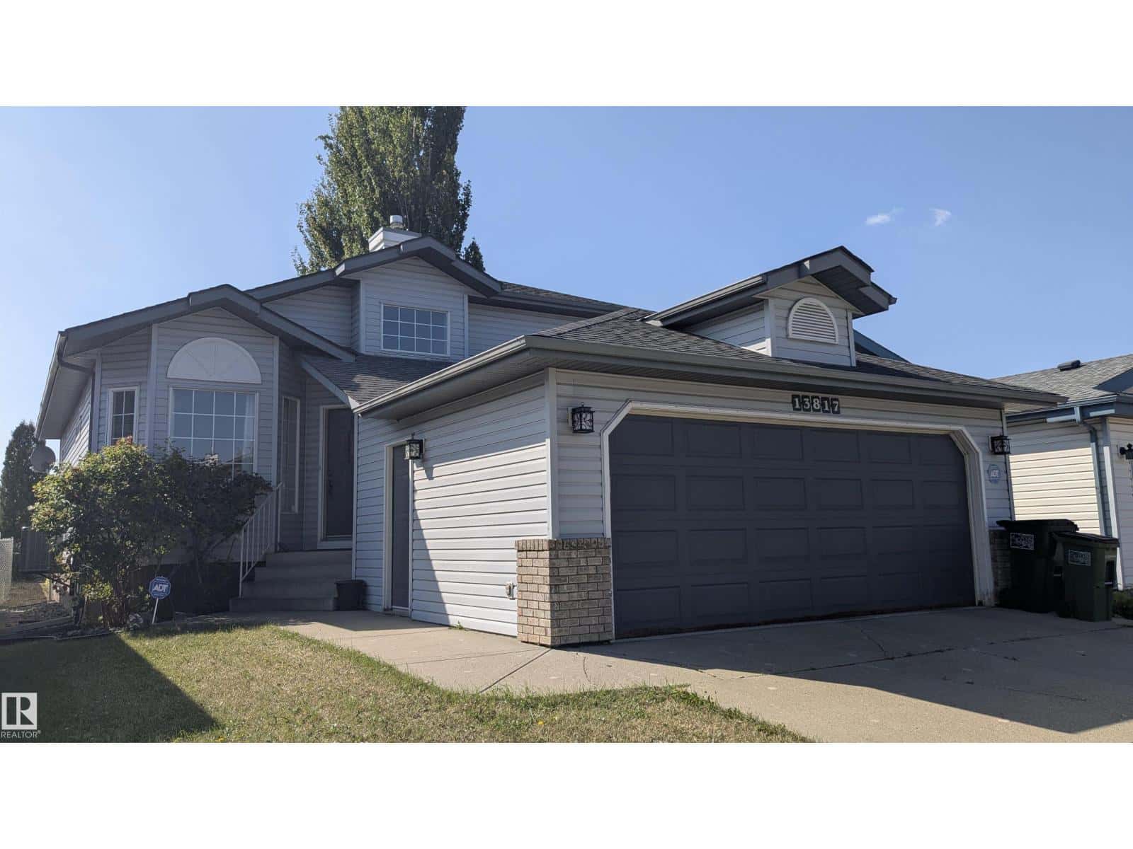 Edmonton — Edmonton - Photo 2 of 38