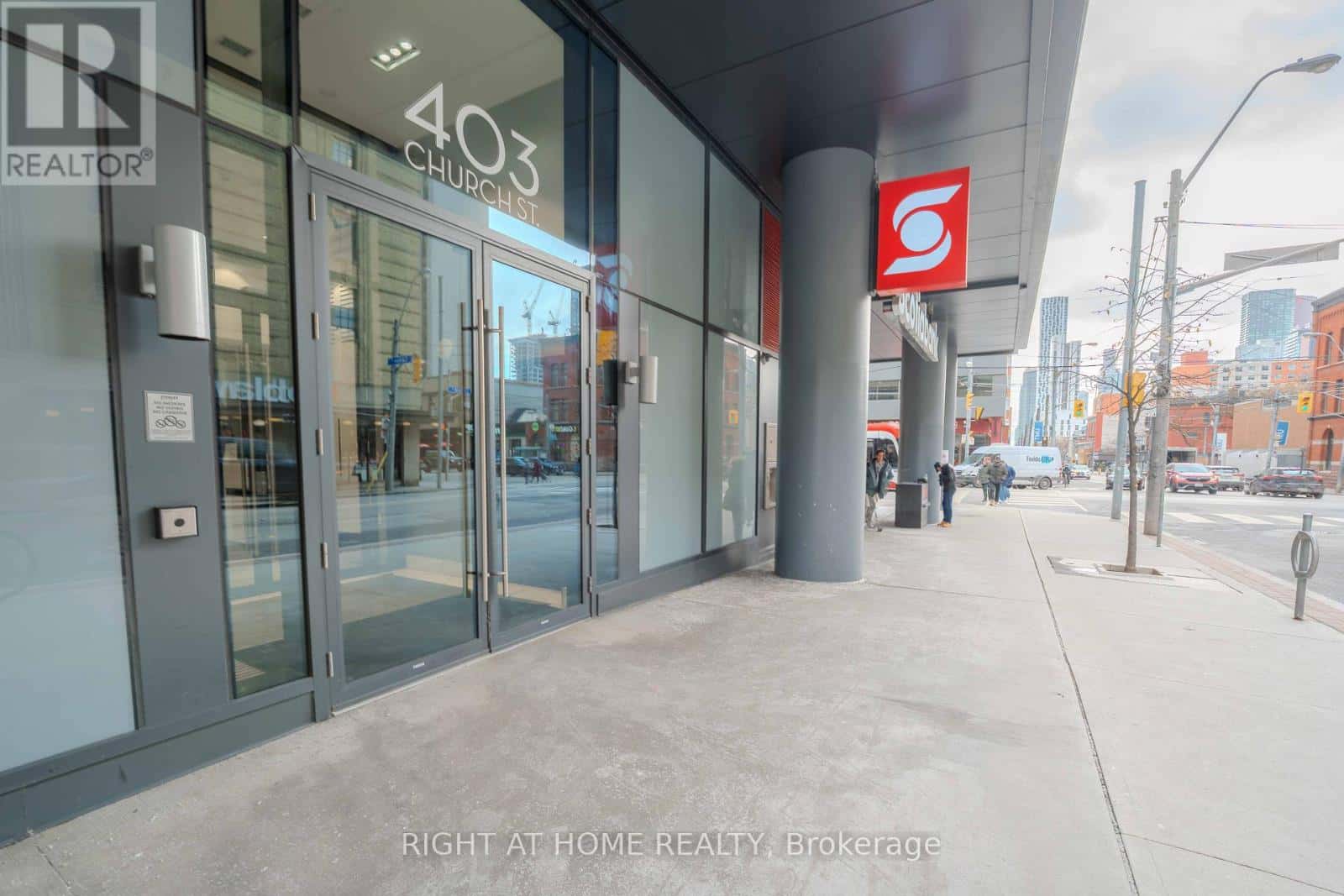 Toronto (Church-Yonge Corridor) — Toronto (Church-Yonge Corridor) - Photo 5 of 32