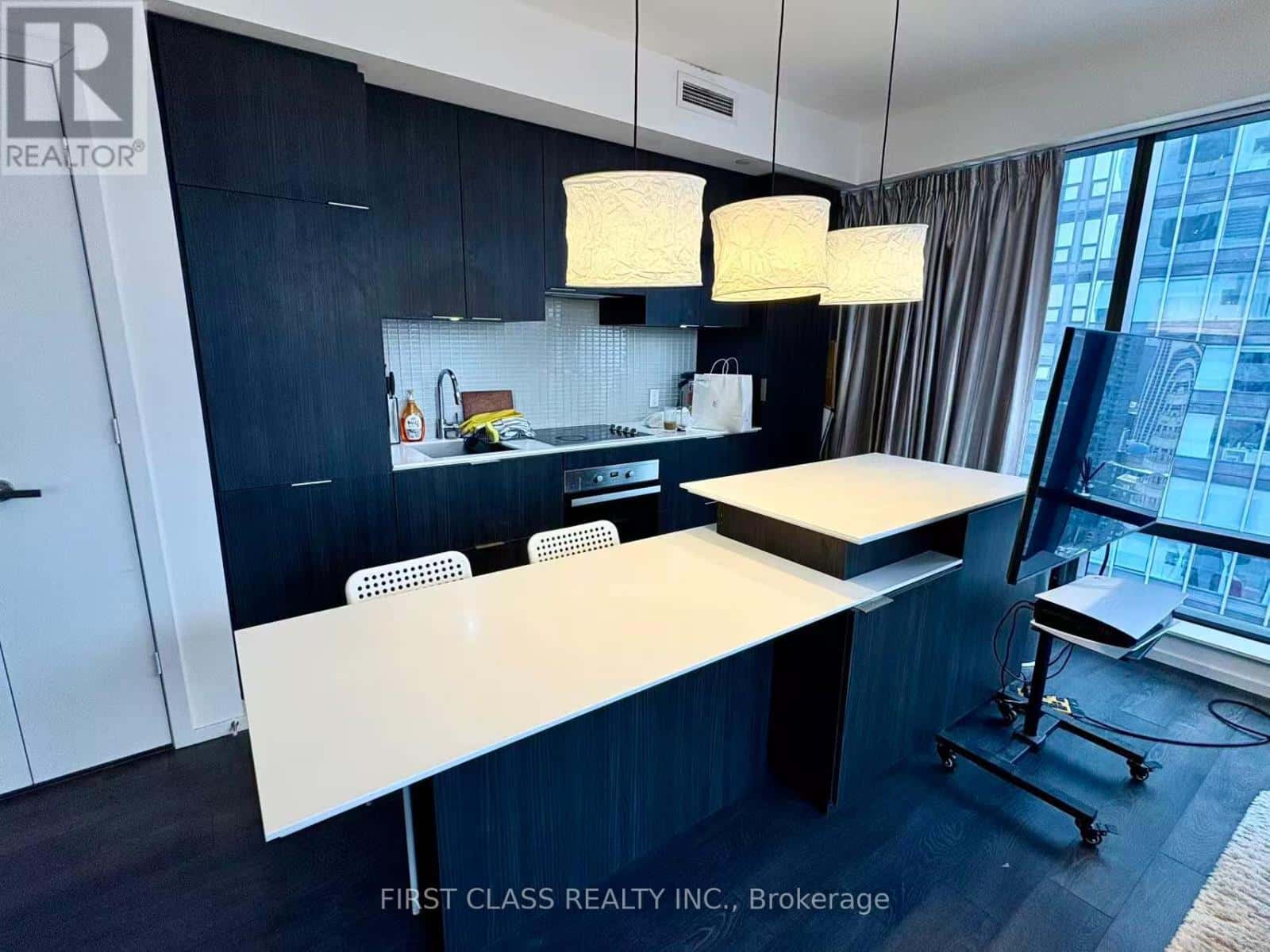 3505 - 5 ST JOSEPH STREET — Toronto (Bay Street Corridor) - Photo 3 of 16