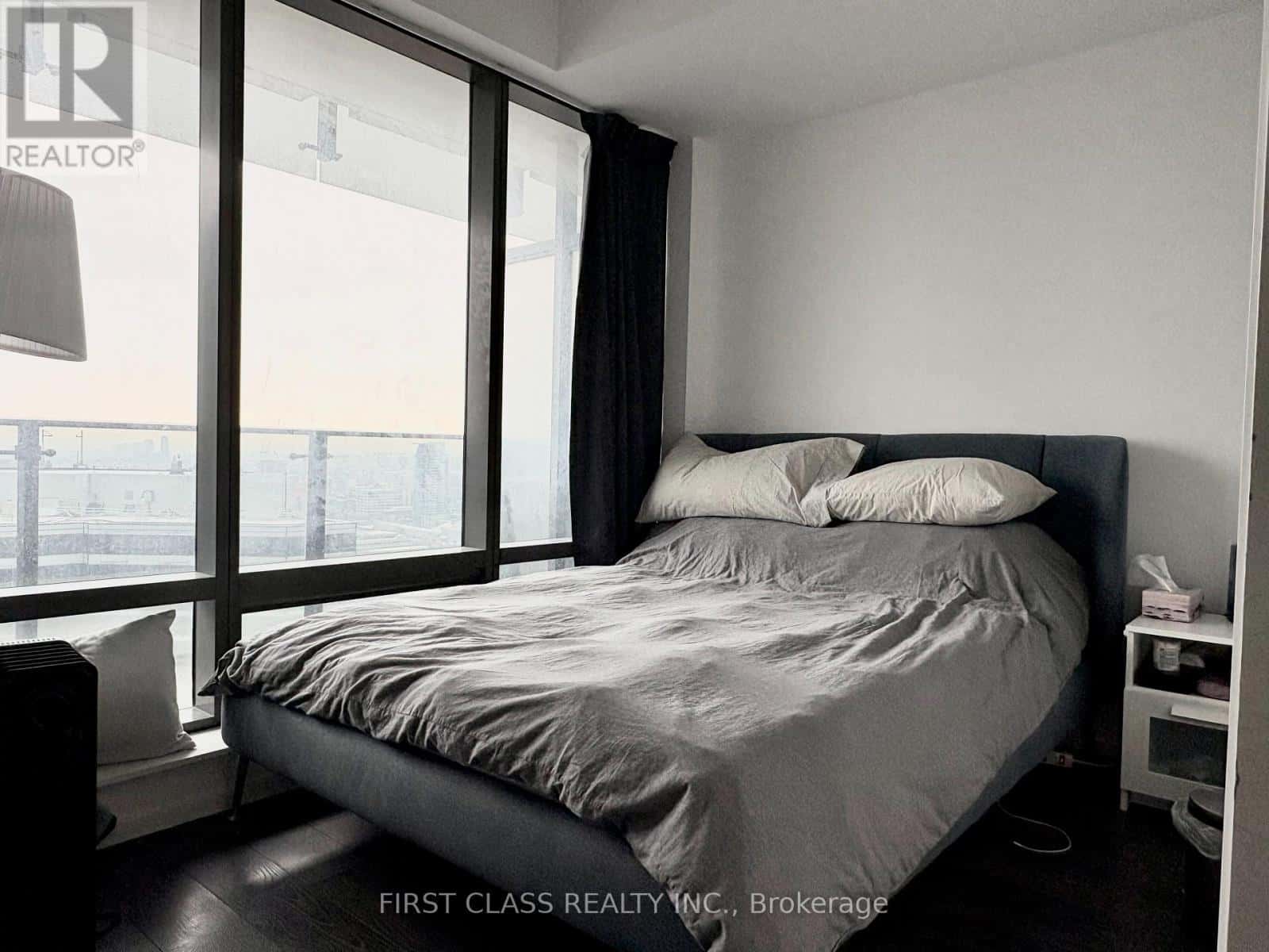 3505 - 5 ST JOSEPH STREET — Toronto (Bay Street Corridor) - Photo 4 of 16