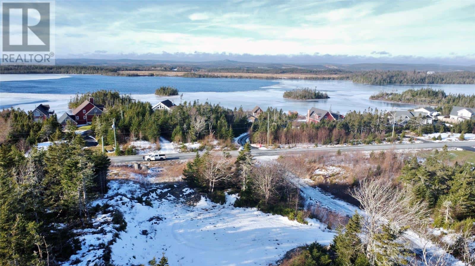 100 Amber Drive — Whitbourne - Photo 2 of 9