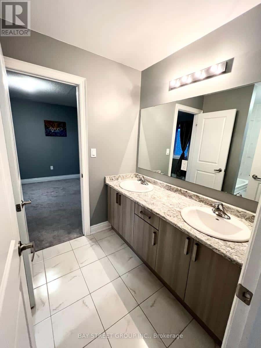 Wasaga Beach — Wasaga Beach - Photo 4 of 40