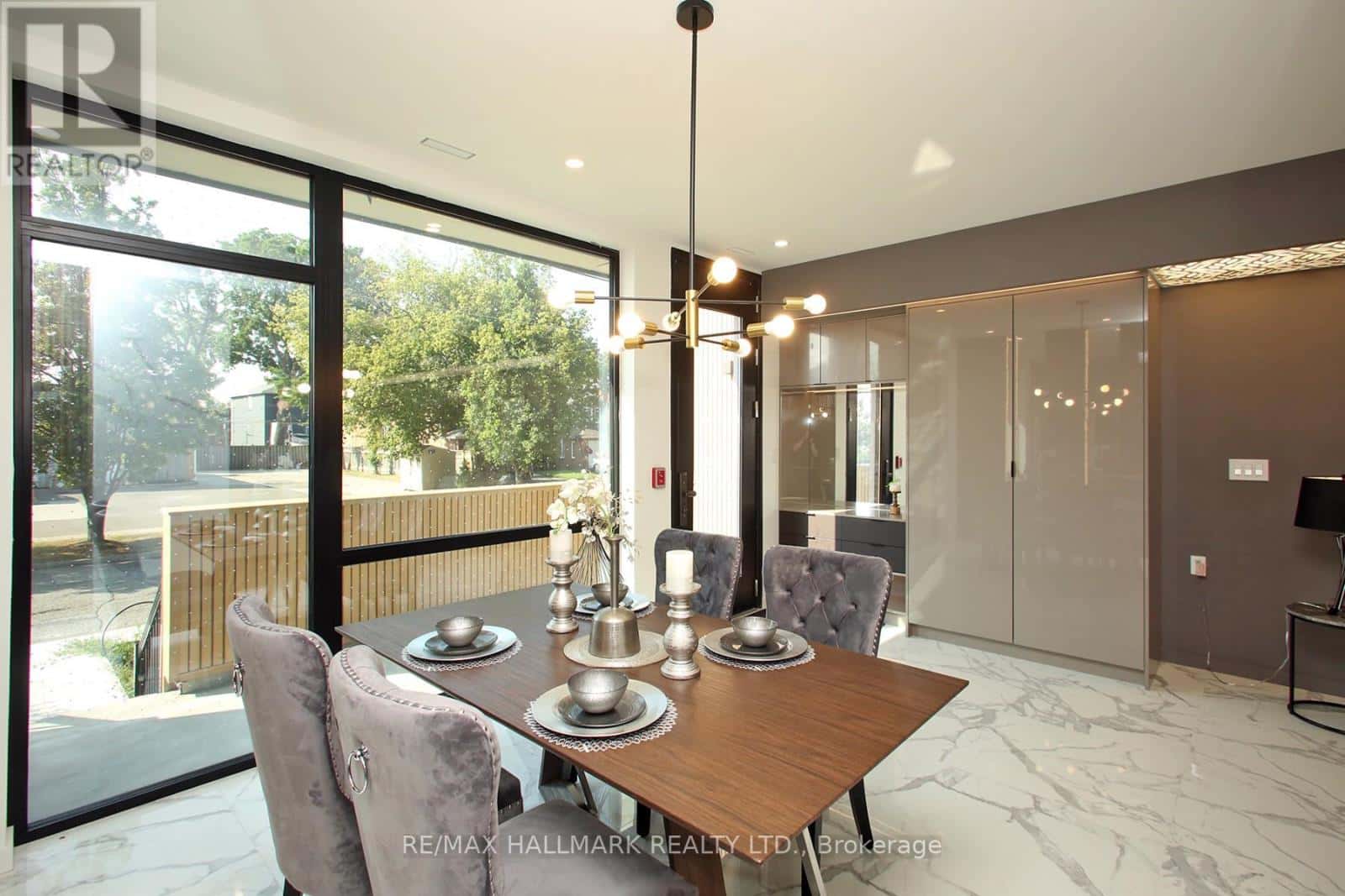 4A OWEN STREET — Toronto (Alderwood) - Photo 5 of 36