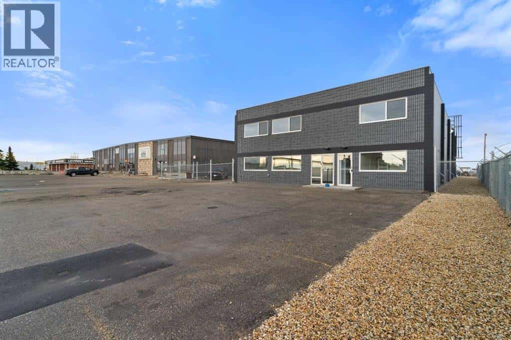 Grande Prairie — Grande Prairie - Photo 3 of 48