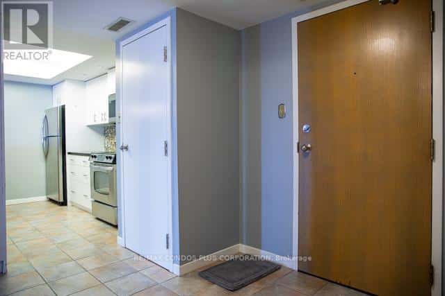 Toronto (Bay Street Corridor) — Toronto (Bay Street Corridor) - Photo 3 of 19