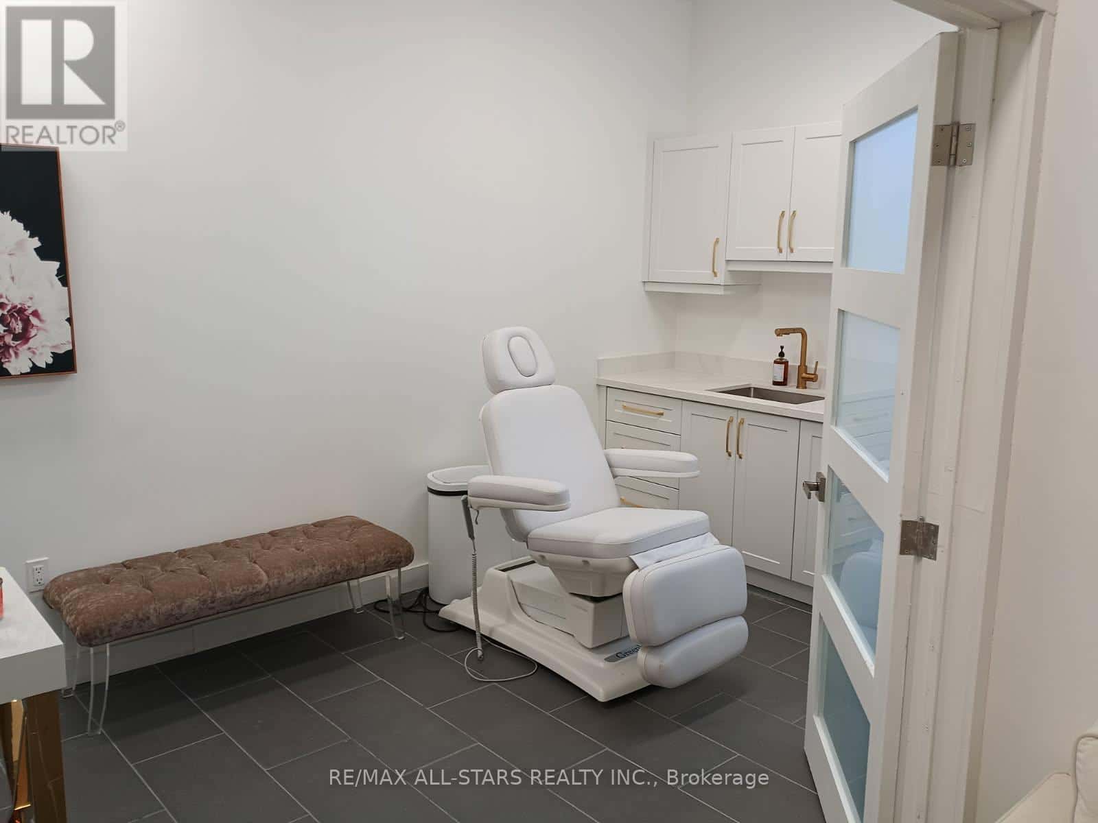 Toronto (South Riverdale) — Toronto (South Riverdale) - Photo 4 of 5