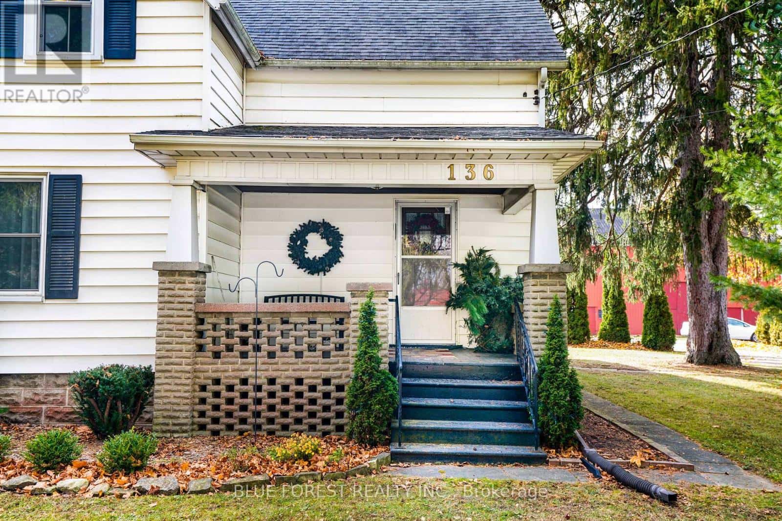 136 FURNIVAL ROAD — West Elgin (Rodney), Ontario - Photo 5 of 100