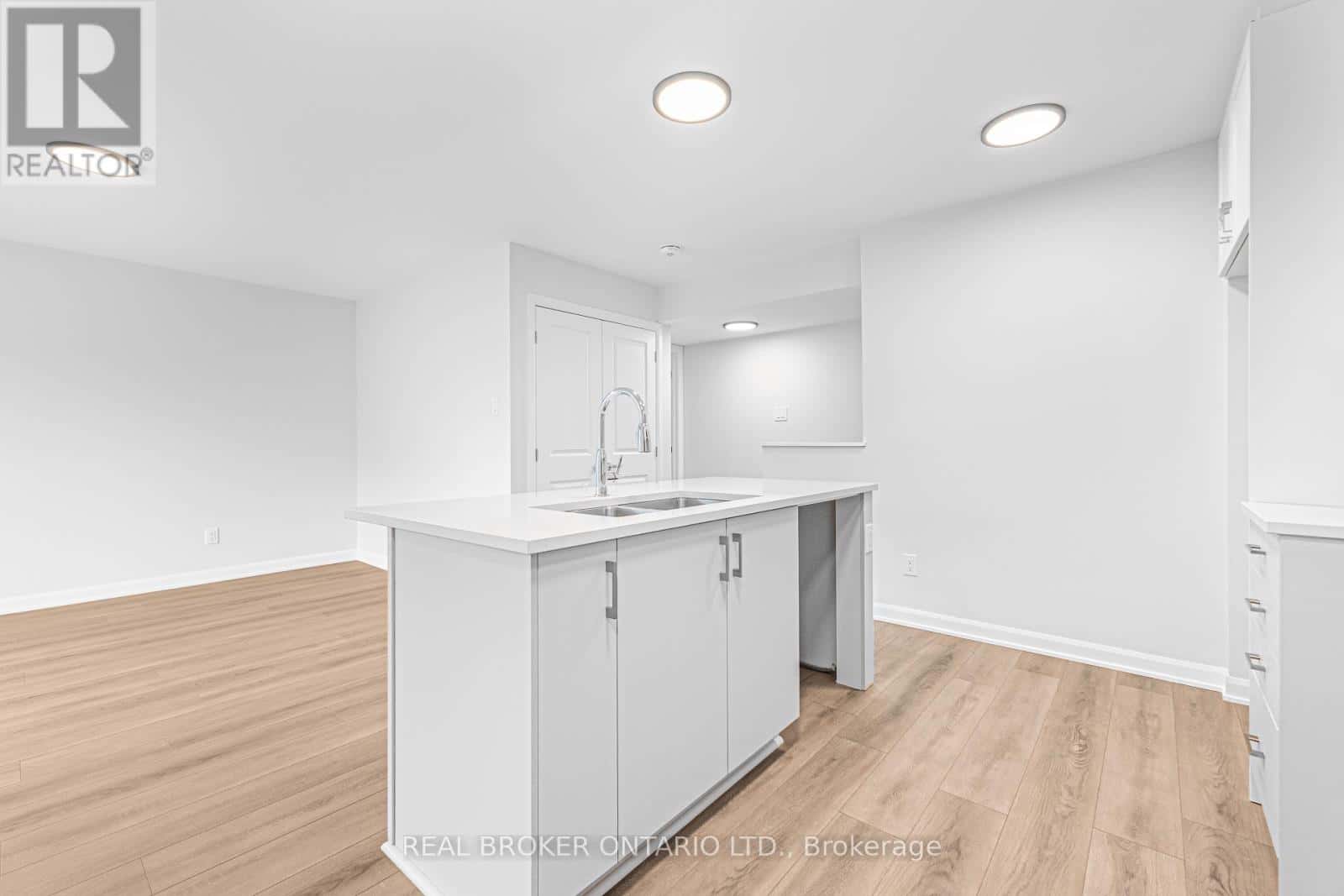 Ottawa — Ottawa - Photo 5 of 30