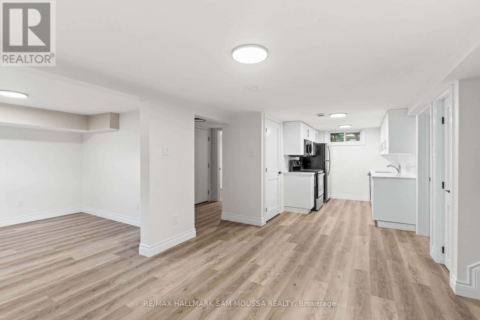 Ottawa — Ottawa - Photo 2 of 12