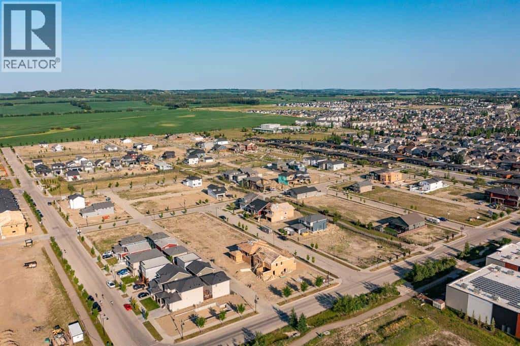 27 Toye Street — Red Deer - Photo 3 of 7