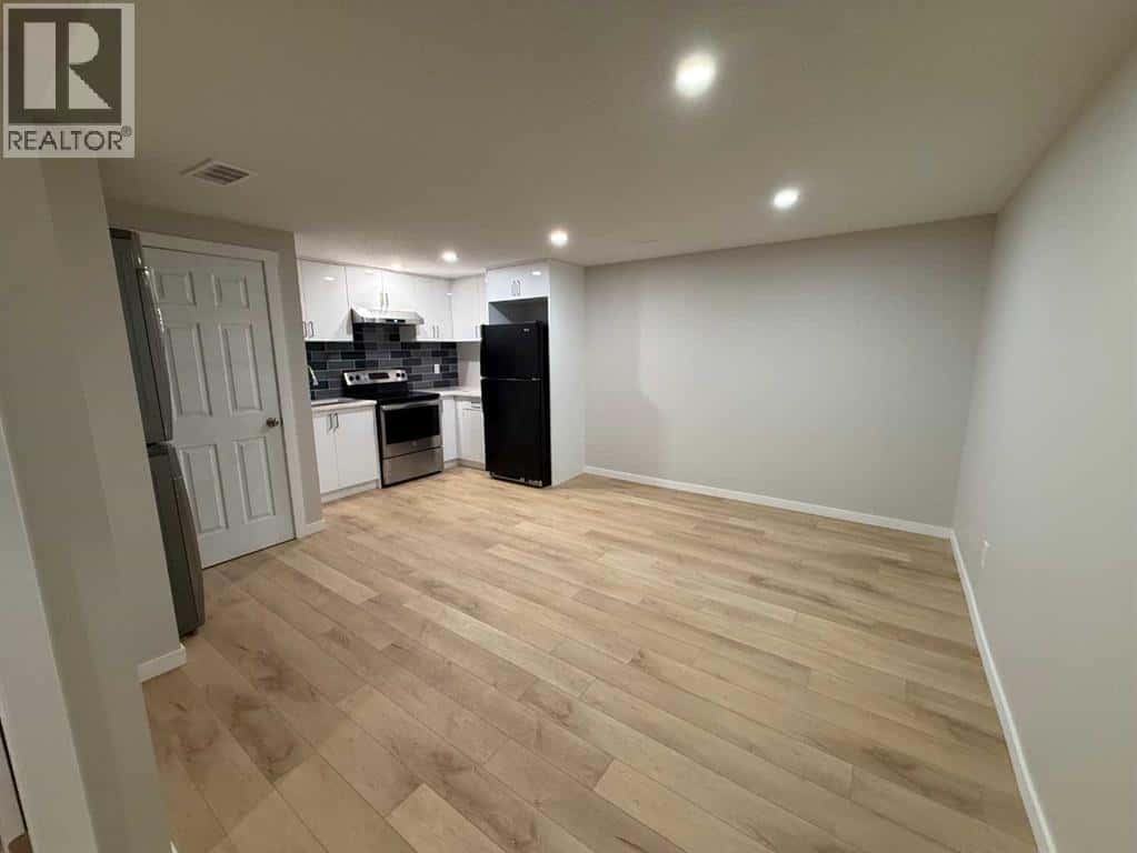 3215 Doverville Crescent SE — Calgary - Photo 5 of 27