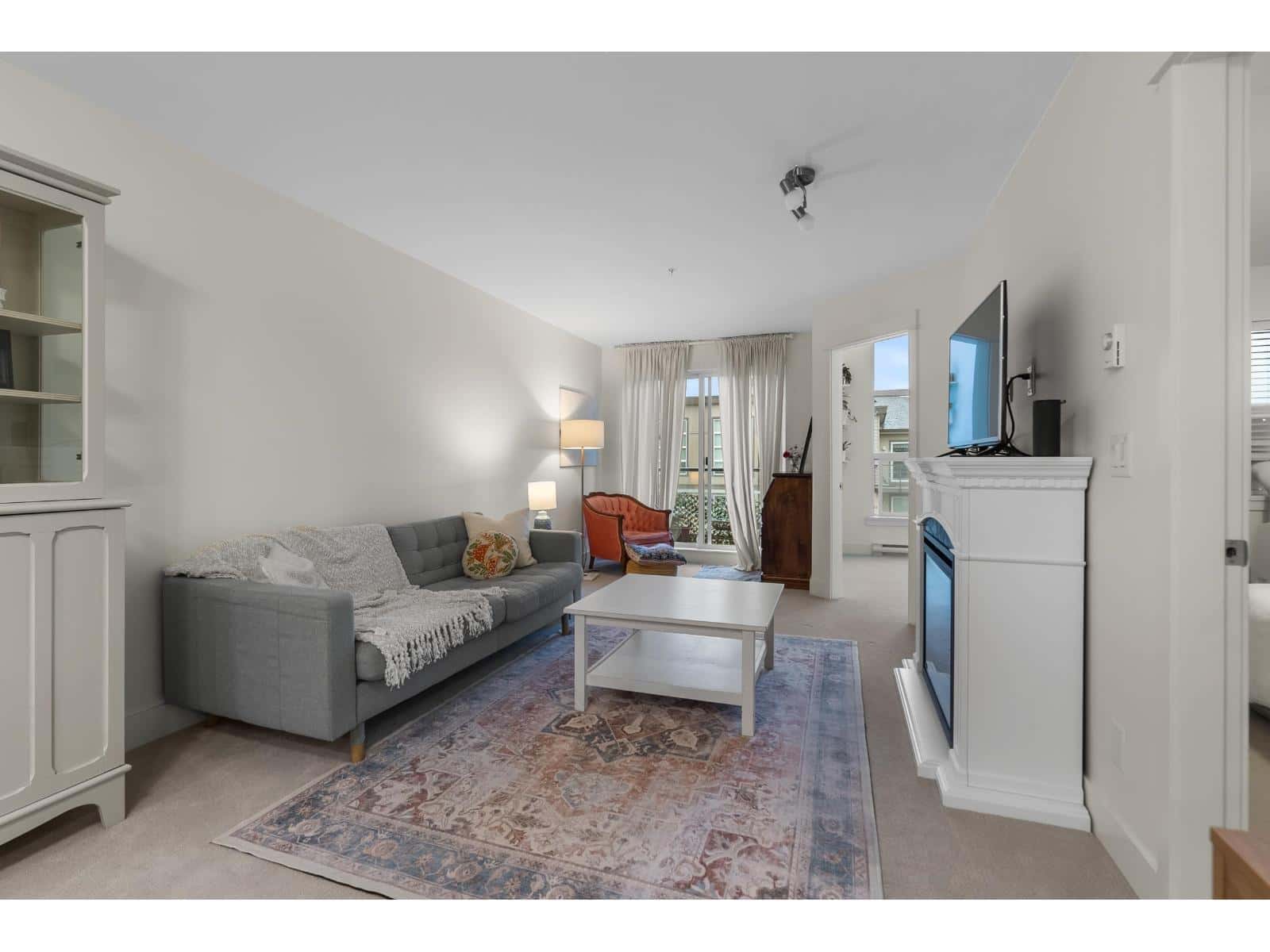 Abbotsford — Abbotsford - Photo 2 of 25