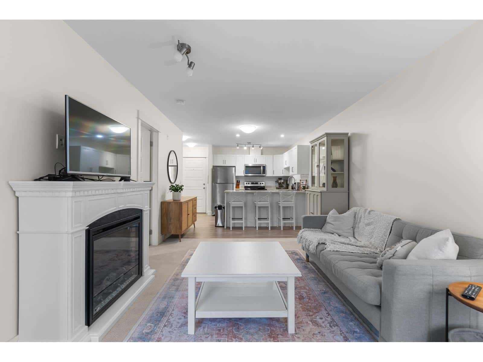 Abbotsford — Abbotsford - Photo 4 of 25