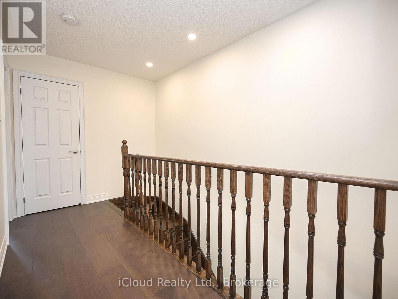 Oakville (GO Glenorchy) — Oakville (GO Glenorchy) - Main photo