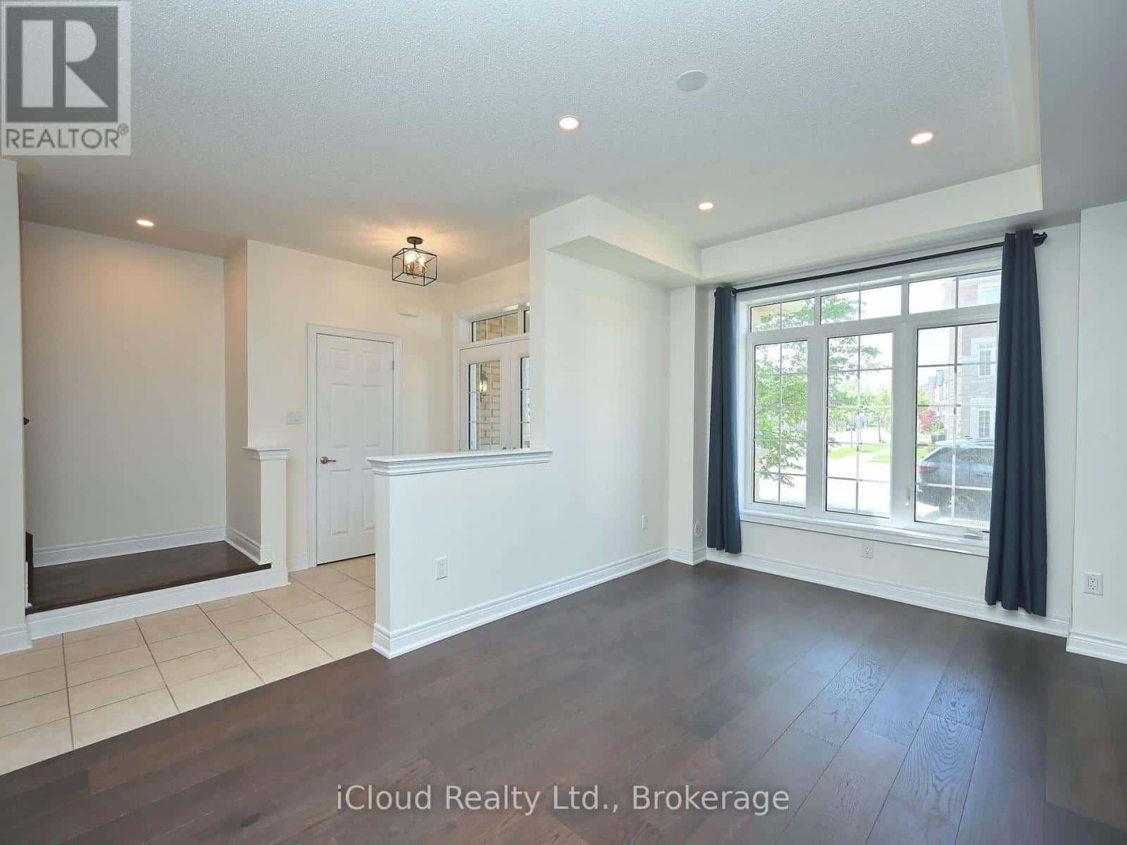 Oakville (GO Glenorchy) — Oakville (GO Glenorchy) - Photo 5 of 50