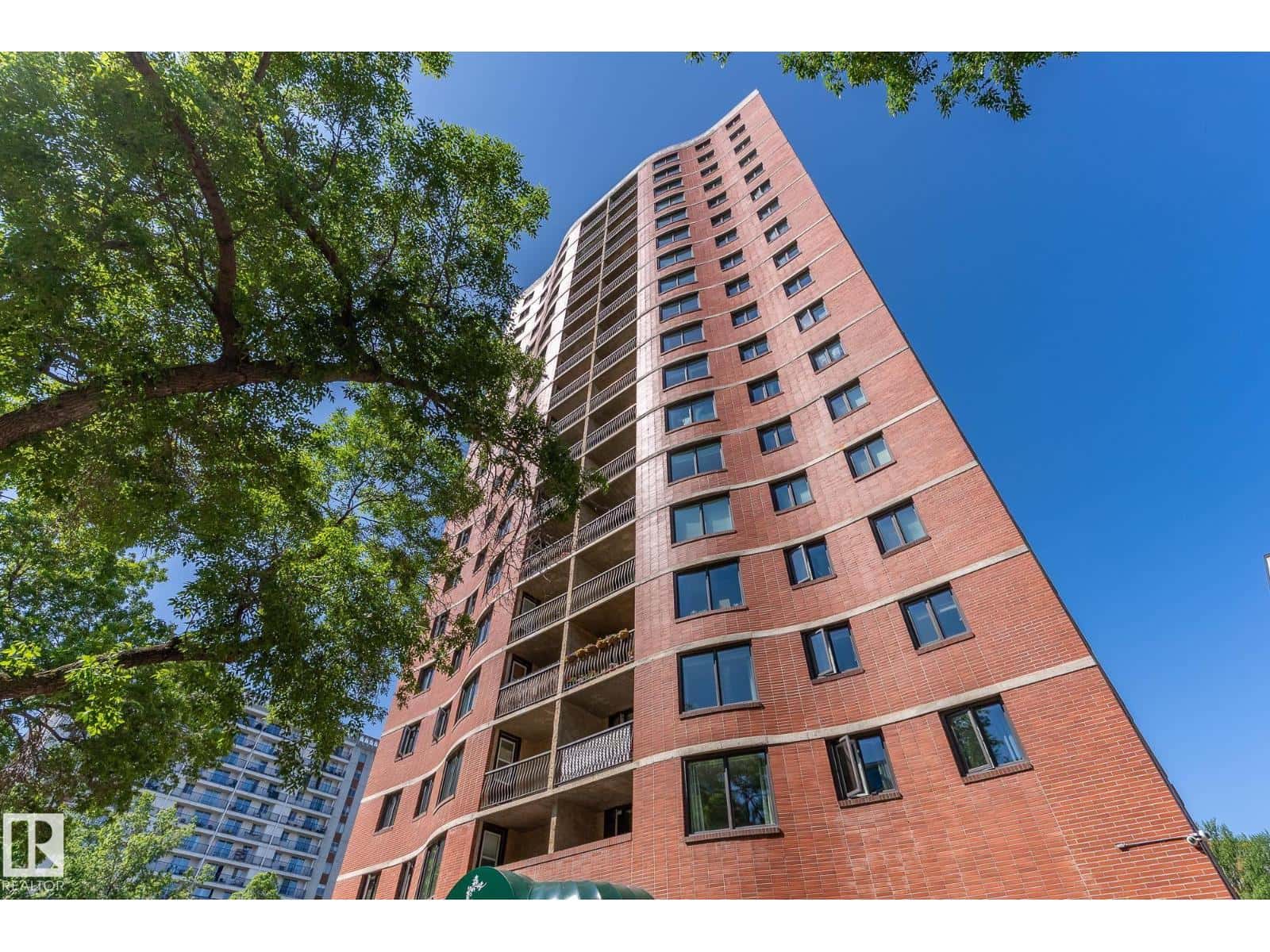 #202 9916 113 ST NW — Edmonton - Photo 4 of 30