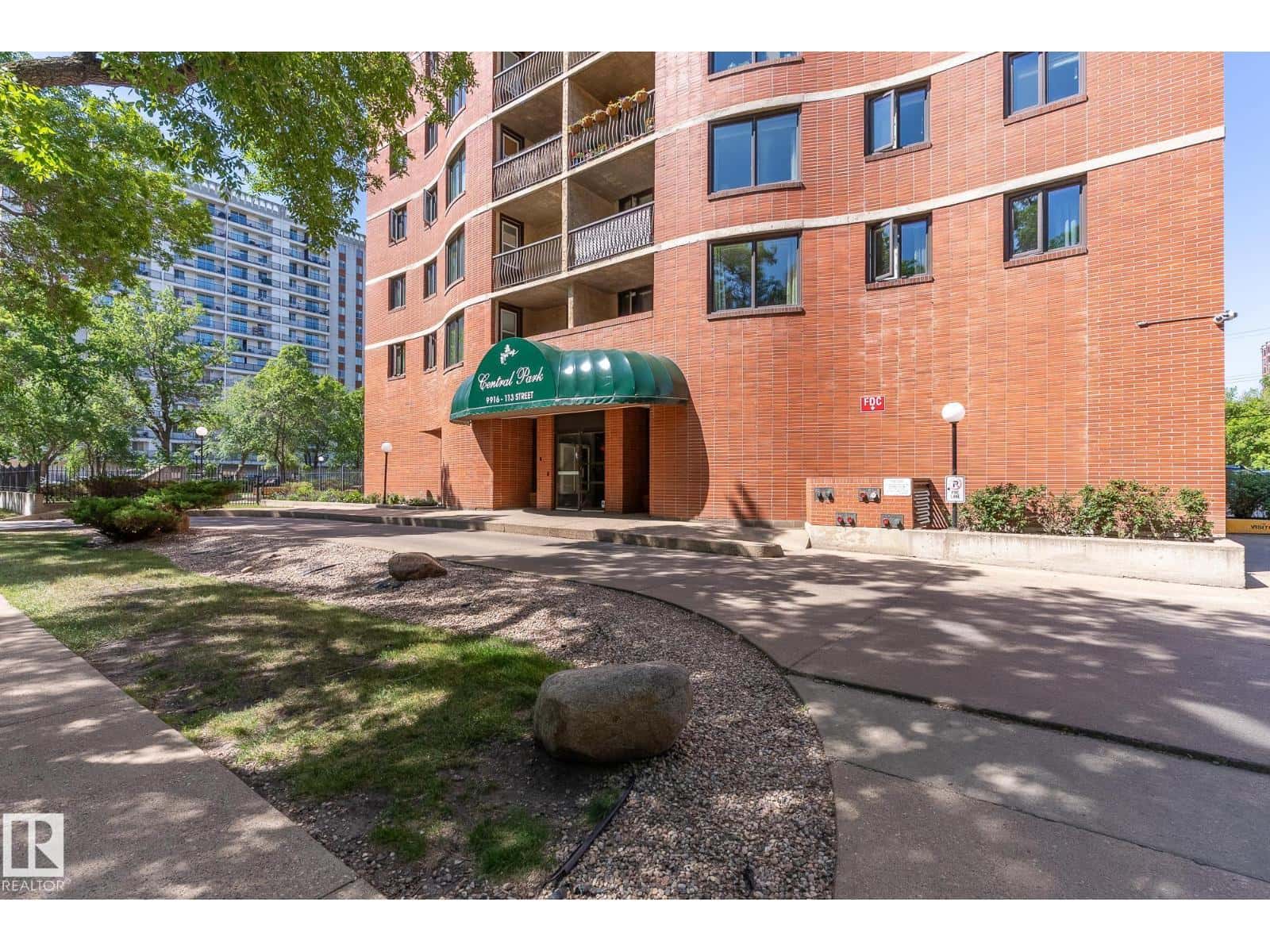 #202 9916 113 ST NW — Edmonton - Photo 5 of 30