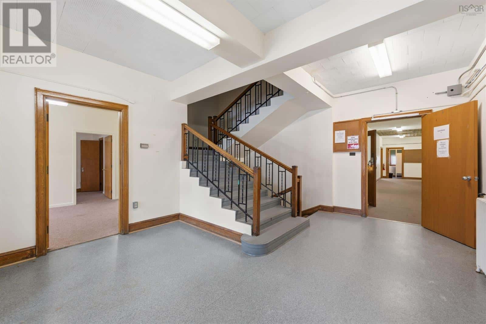 19 Victoria St/240 King Street — Windsor, Nova Scotia - Photo 4 of 31