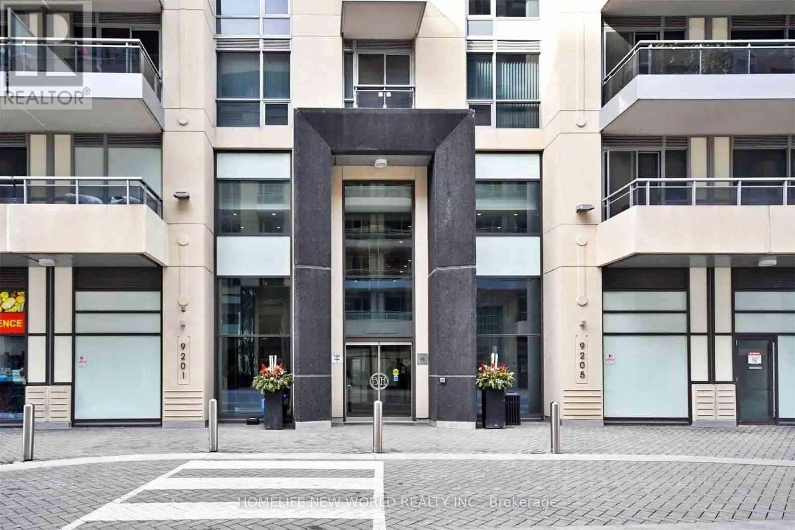 Richmond Hill (Langstaff) — Richmond Hill (Langstaff) - Photo 2 of 24