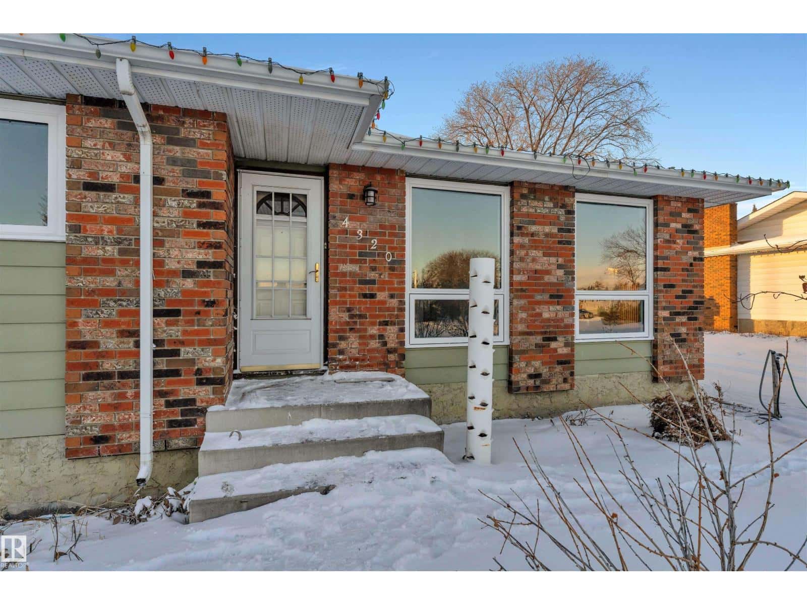 Edmonton — Edmonton - Photo 3 of 46