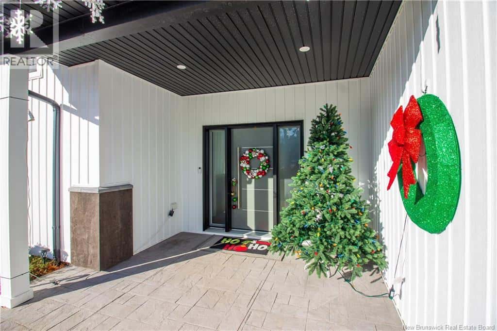 11 Robert Ross Boulevard — Hampton - Photo 4 of 50