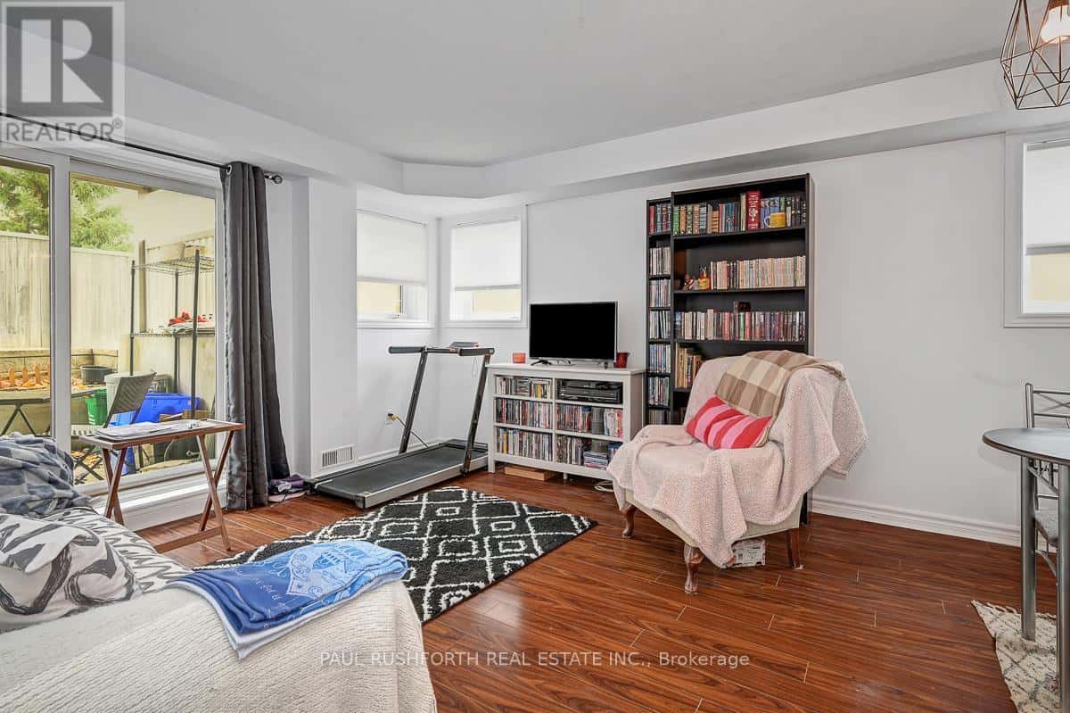 Ottawa — Ottawa - Photo 4 of 18