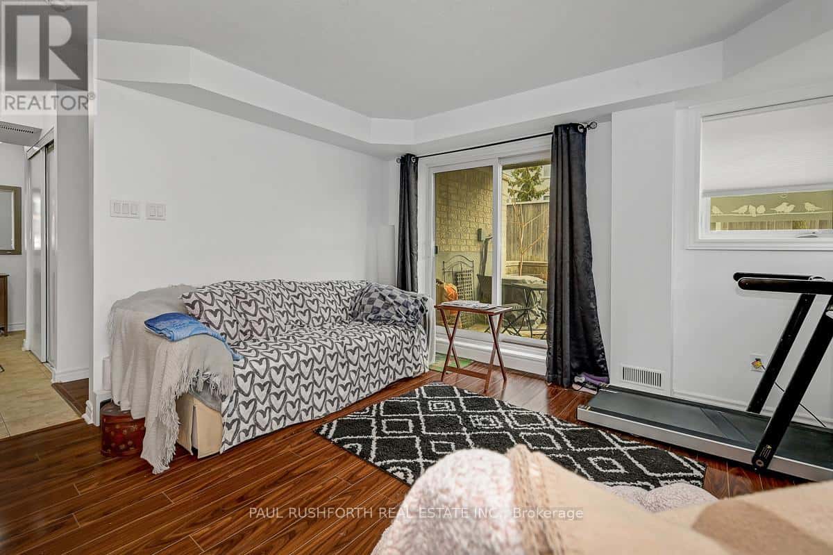 Ottawa — Ottawa - Photo 5 of 18