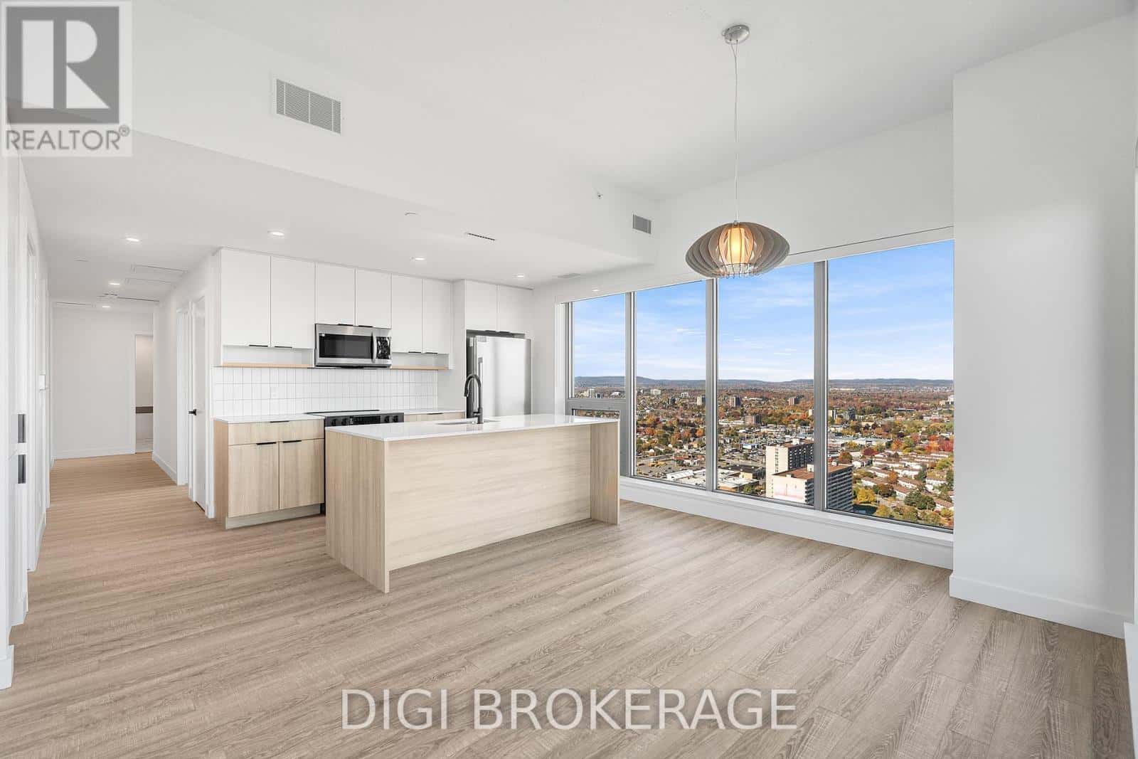 Ottawa — Ottawa - Photo 2 of 50