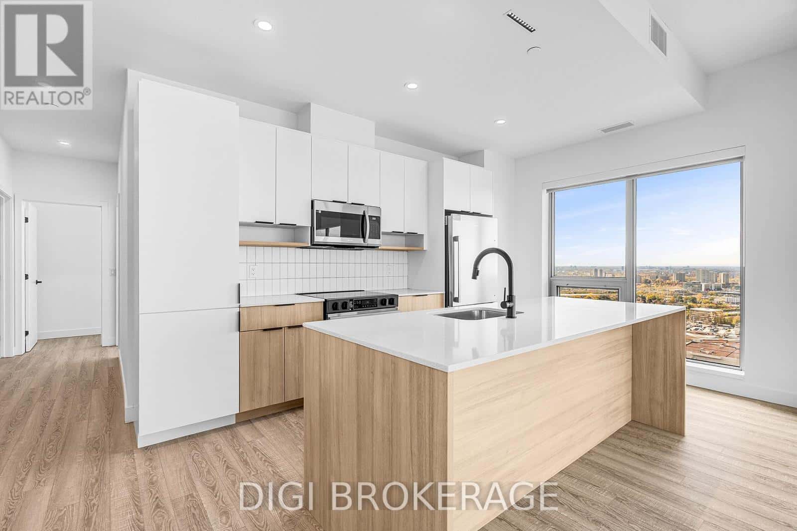 Ottawa — Ottawa - Photo 2 of 50