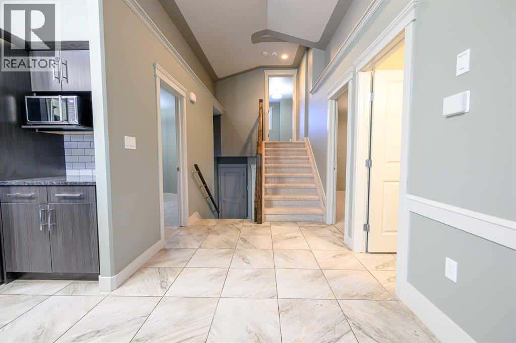 11329 107 Avenue — Grande Prairie - Photo 4 of 29