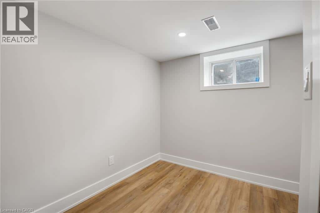 Hamilton — Hamilton - Photo 5 of 11