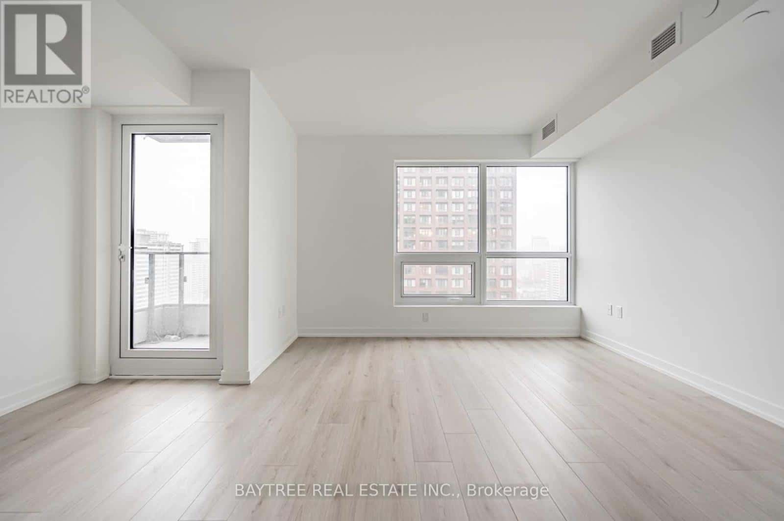 Toronto (Cabbagetown-South St. James Town) — Toronto (Cabbagetown-South St. James Town) - Photo 3 of 25